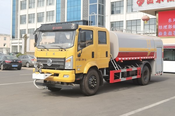 宏宇东风12m³消防洒水车（双排）