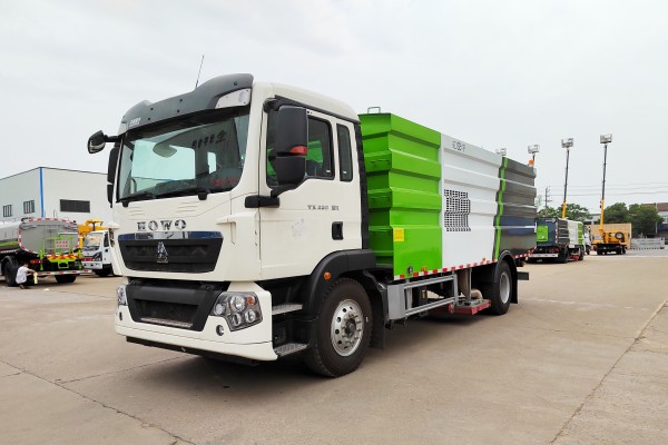豪沃12m³吸尘车（吸盘后置）
